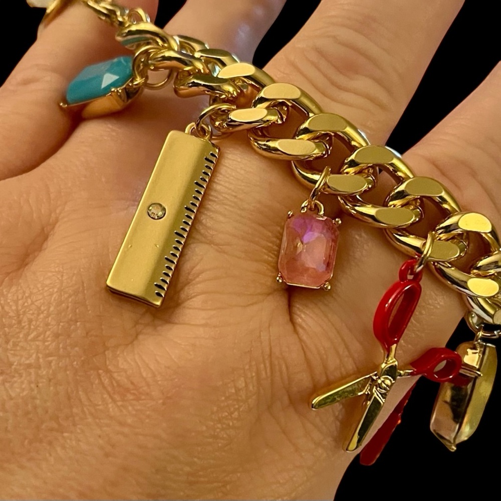 BETSEY JOHNSON CHARM BRACELET 
✏️ 📏  ✂️  !!!! - Picture 3 of 7